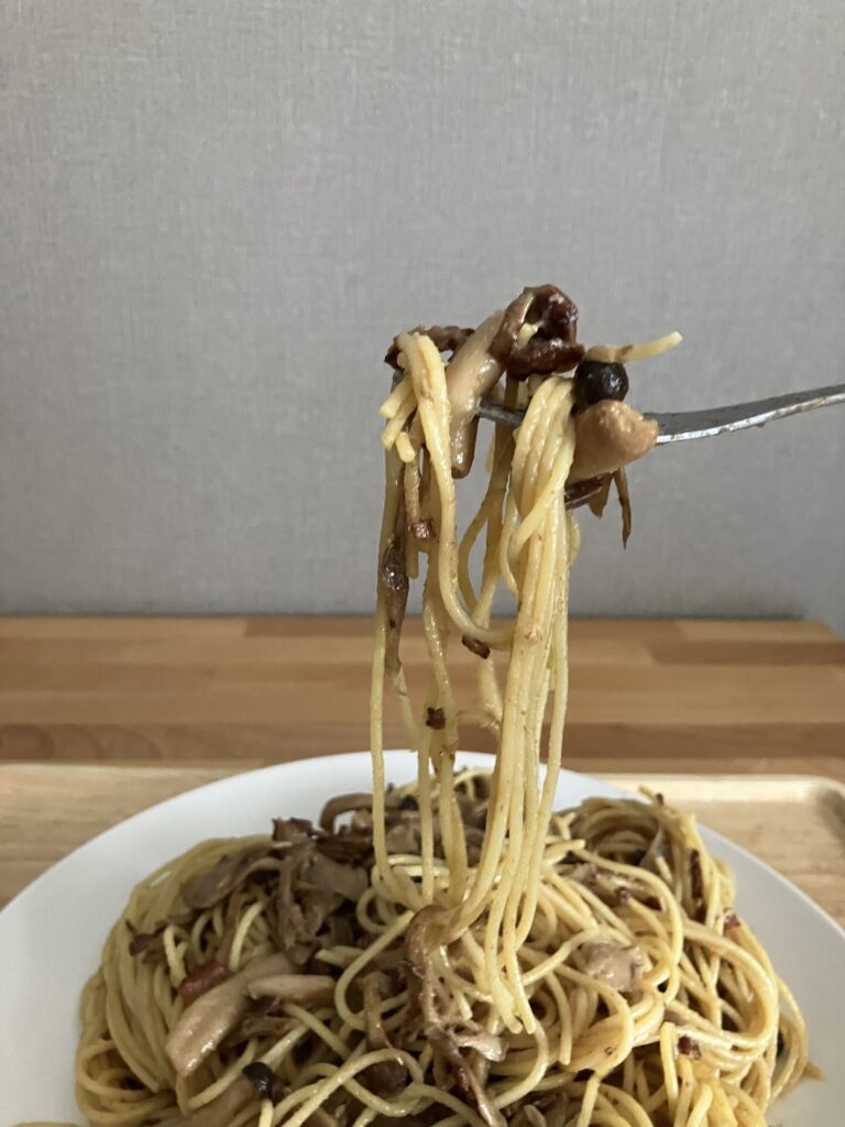 弓削シェフ　なめこを使ったきのこのクリームパスタ