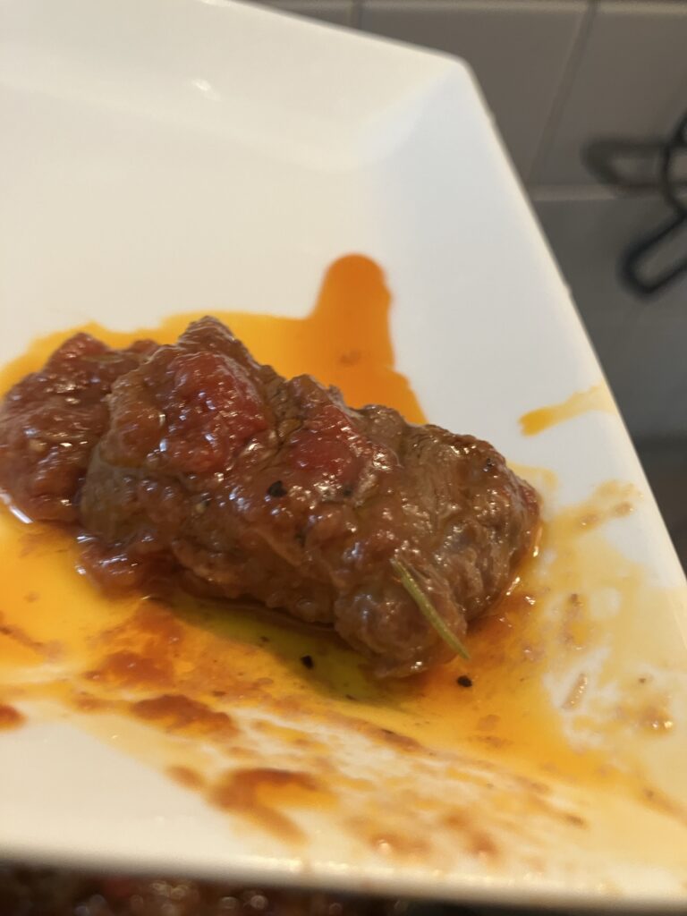 牛肉の赤ワイン煮込み　ペポソ　PEPOSO