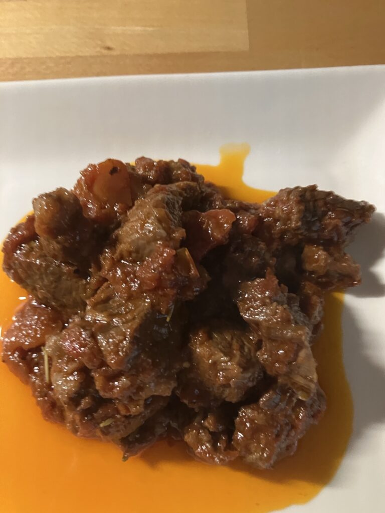 牛肉の赤ワイン煮込み　ペポソ　PEPOSO