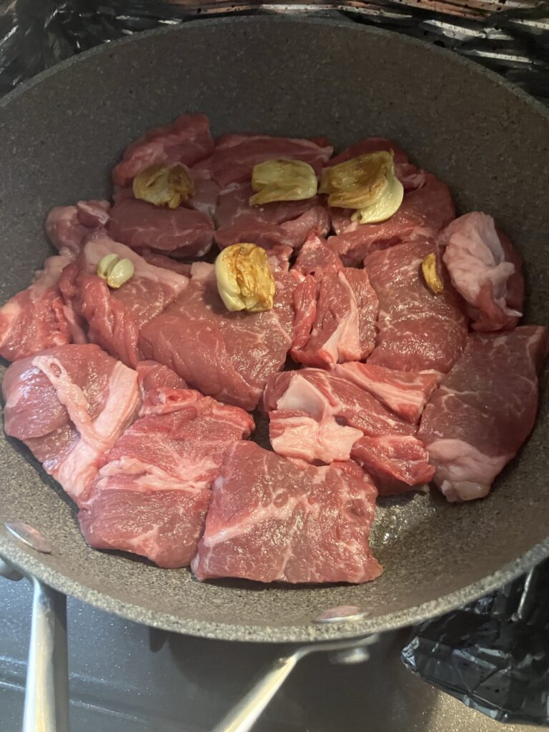 牛肉の赤ワイン煮込み PEPOSO